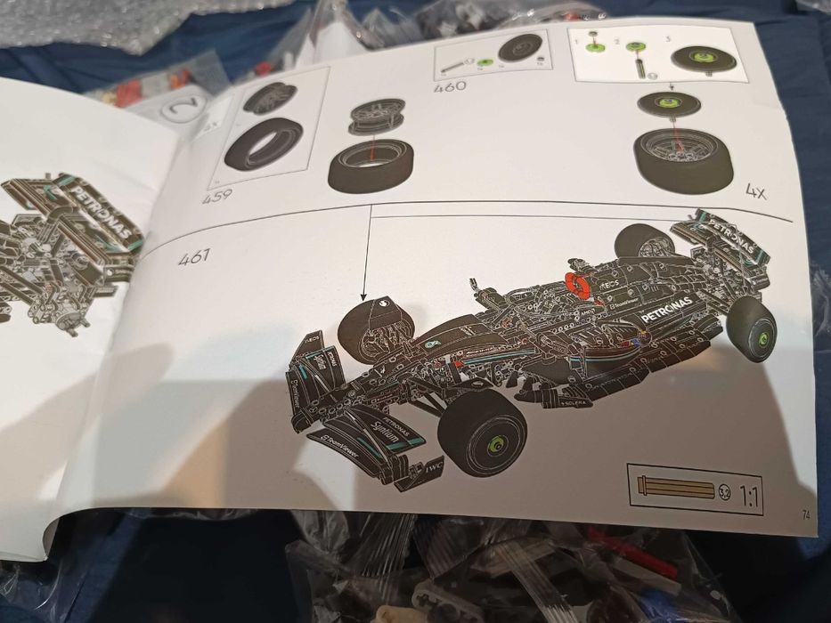 Klocki Mercedes AMG F1 W14 E PERFORMANCE  skala1:8