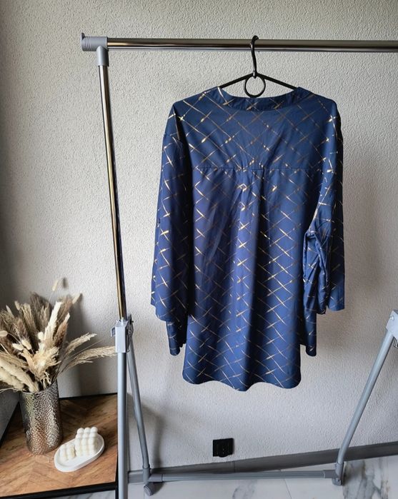 Elegancka tunika 5 xl, z pięknym złotym wzorem, poliester.