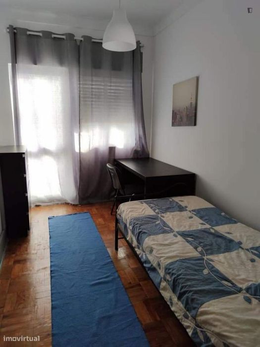 Room - located in Covilhã