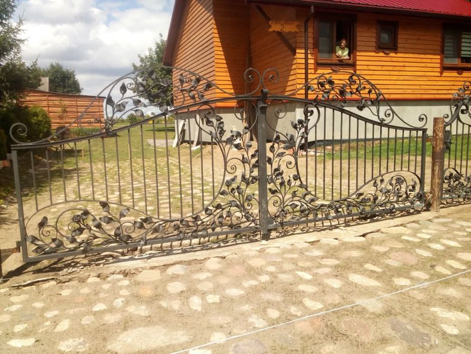 Bramy ogrodzenia kute