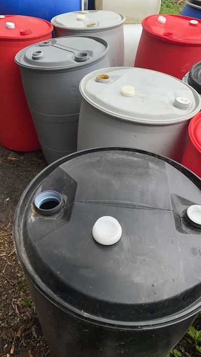 Бочка, тара, ємність пластикова Б/В 200л. ( під дві корки)