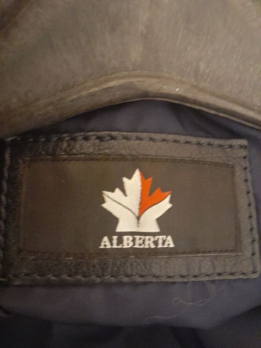 Продам натуральну шкіряну куртку Albertа(s)