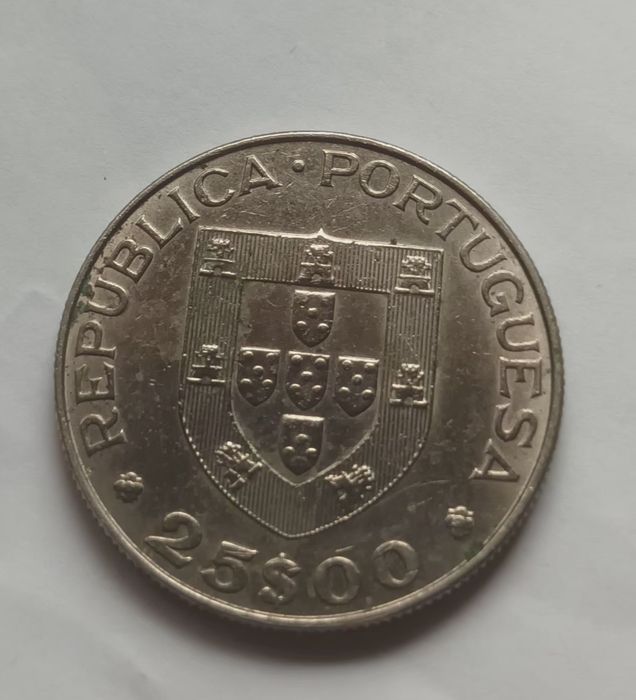 25 escudos comemorativa Ano do deficiente