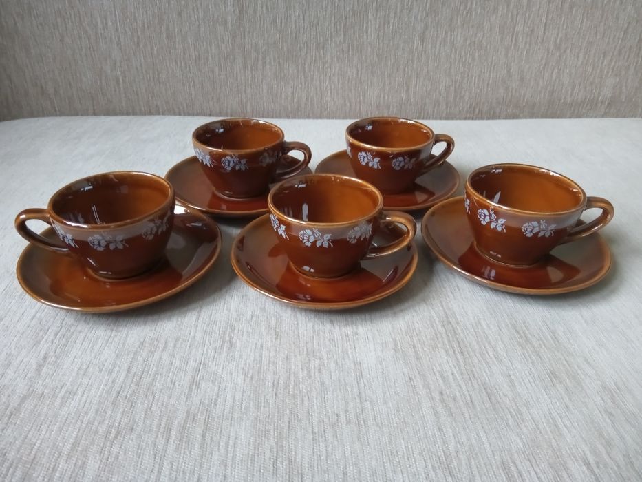 Komplet 5 filiżanek i spodeczkow z porcelitu