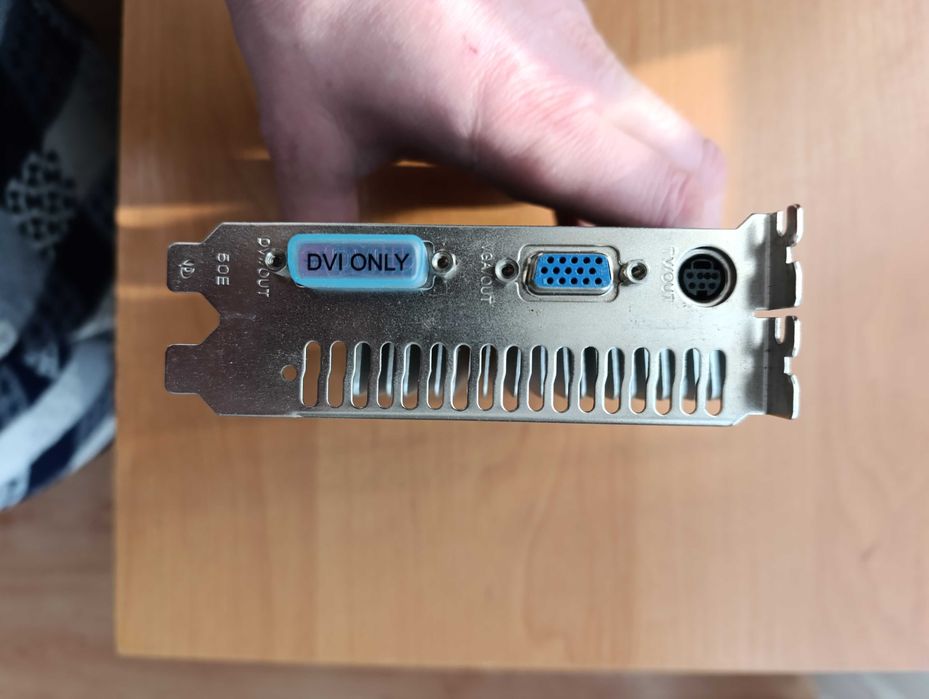 8500gt. 512mb. DDR 2