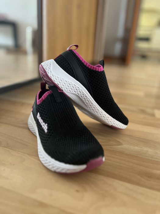 Кроссовки Bench