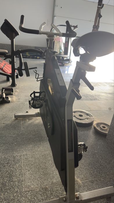Bicicleta profissional de ginásio