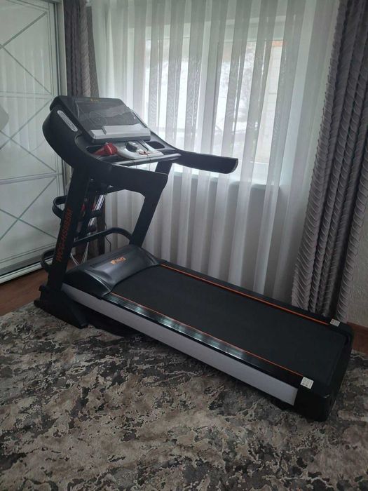 Бігова доріжка Професійна Домашня WCG HS885M