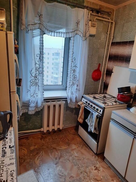 Здам кімнату для однієї дівчини.