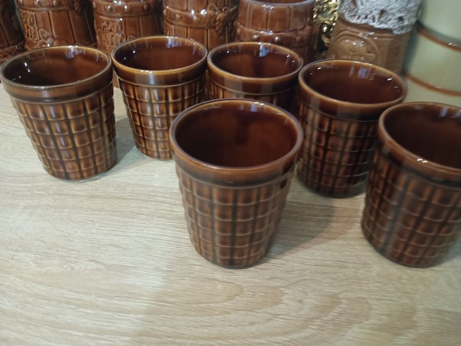 Zestaw kubków kamionkowych vintage – styl rustykalny / PRL