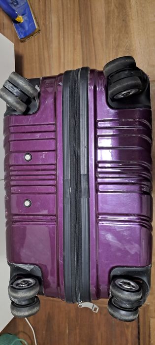 Чемодан на колесах 65×38×24 см