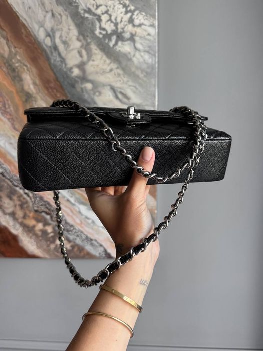 Chanel Classic Flap Caviar Black with Silver Hardware / чёрная сумочка