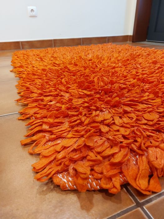 Tapete folhos laranja