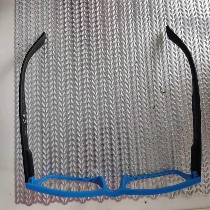 Продам очки с диоптриями +2