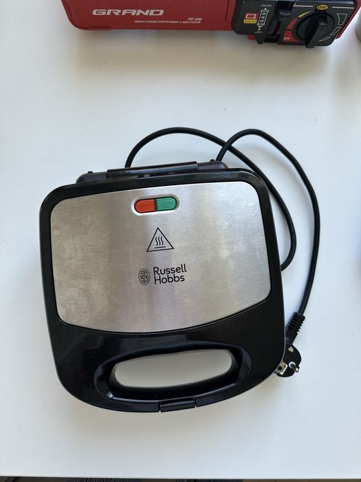 Мультимейкер (бутербродниця) Russel Hobbs