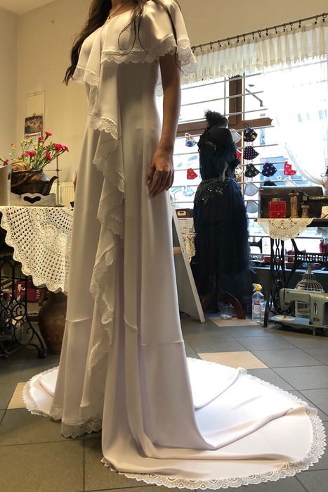 Suknia ślubna skromna wyszczuplająca duży biust 36 38 z falbanami