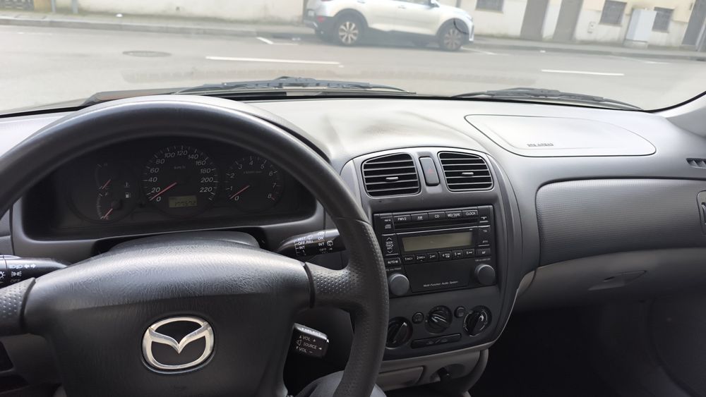 Mazda 323f 1.3 gpl
