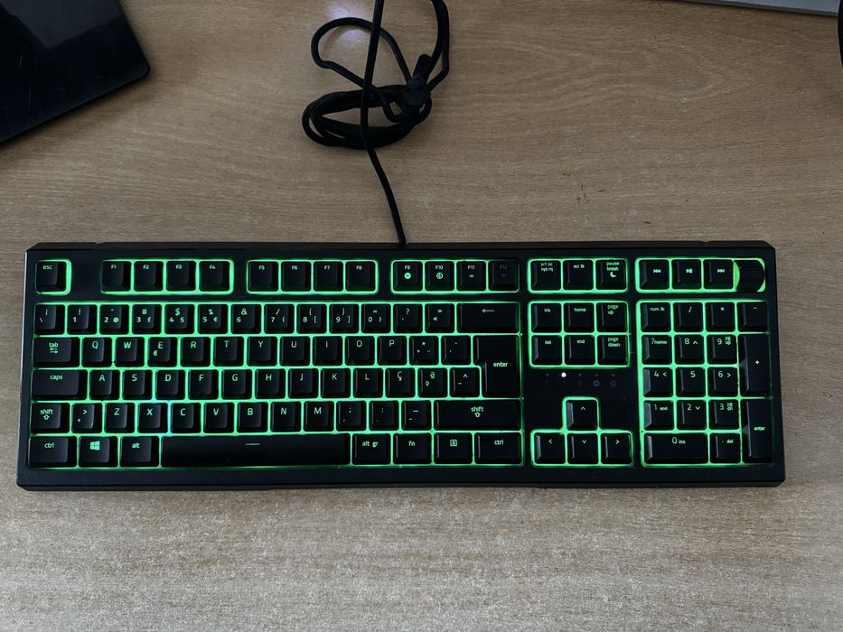 Razer Ornata V2 PT - COMO NOVO