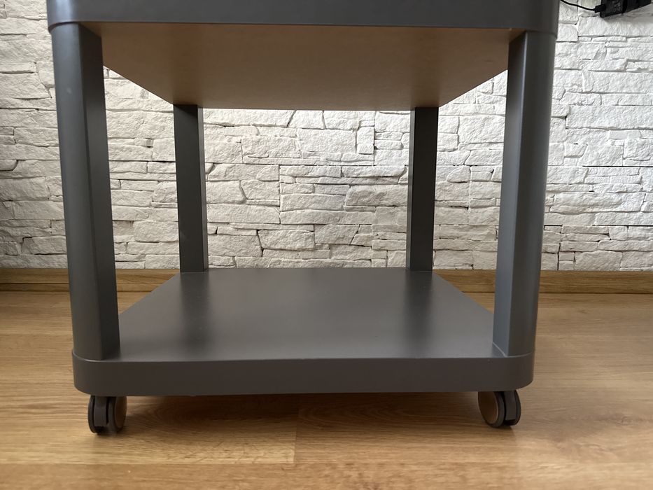Stolik Ikea na kółkach