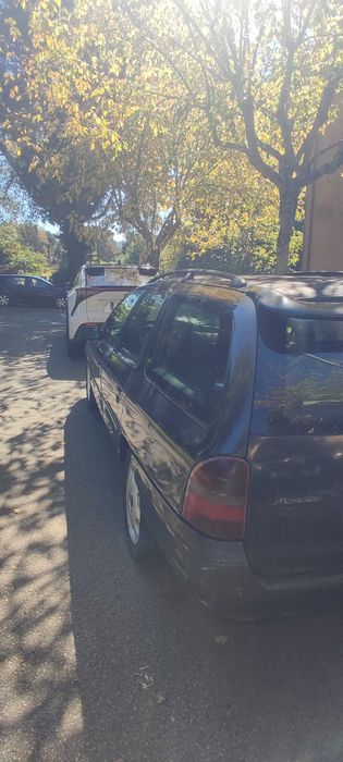 Carrinha a diesel Ford Mondeo 1.8 (BNP) c/ tecto de abrir - 1150€