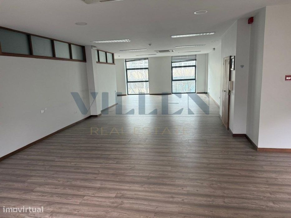 Escritório no Centro de Santo Tirso com 313,4 m² e Potencial para T...