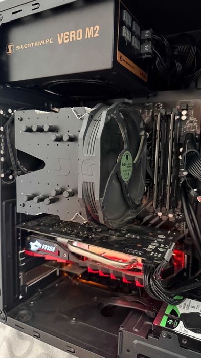 Komputer gamingowy Intel Core i3 8350K 4-rdzeniowy 8GB RAM, monitor