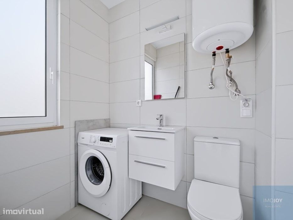 Apartamento T2 Remodelado com Terraço Privativo na Ajuda em Lisboa