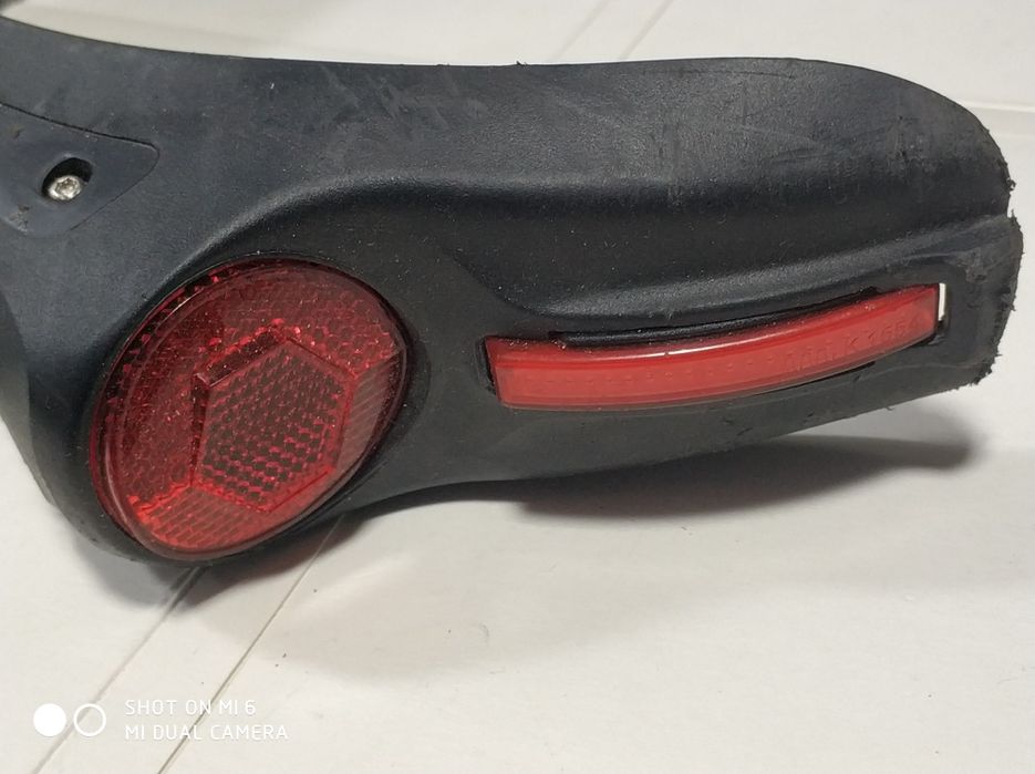 Крило заднє для електросамоката з фонарем