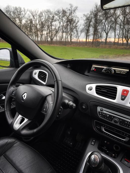 Renault Grand Scenic 2010