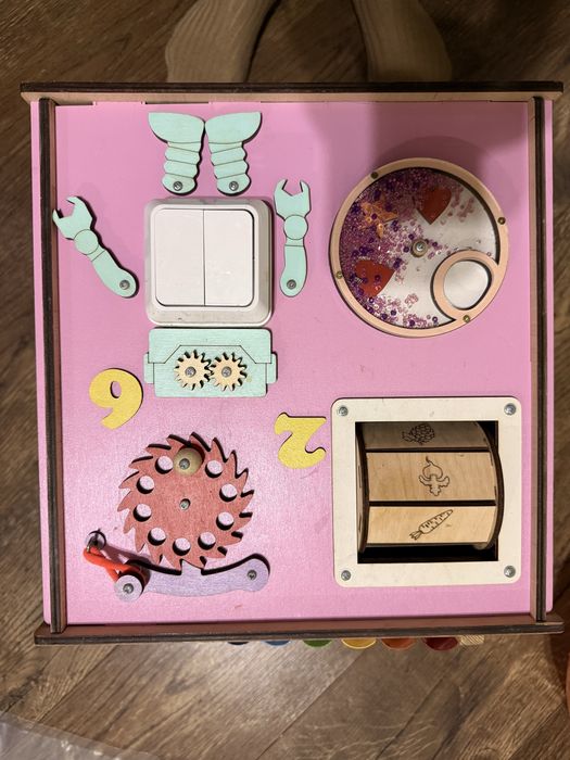 Продам Бізі-Куб в чудовому стані