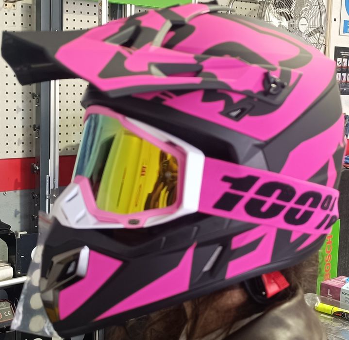 Capacete fox com oculos