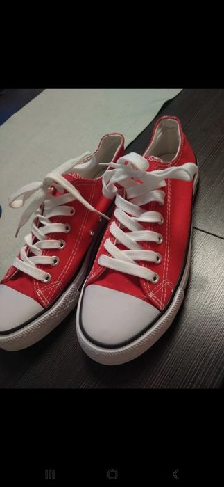 Czerwone trampki