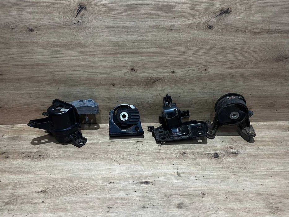 Подушка Опора Двигуна КПП Розборка Toyota RAV4 3 2.2 D-4D D-CAT Тойота