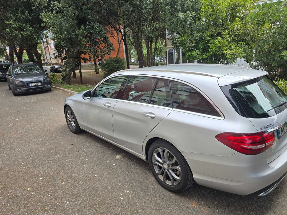 Carrinha Hibrida a gasoleo C300 H, em optimo estado com muitos extras como nova