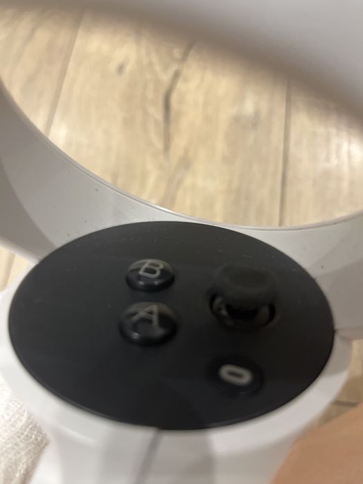 Oculus quest 2 64 гб з одним контролером