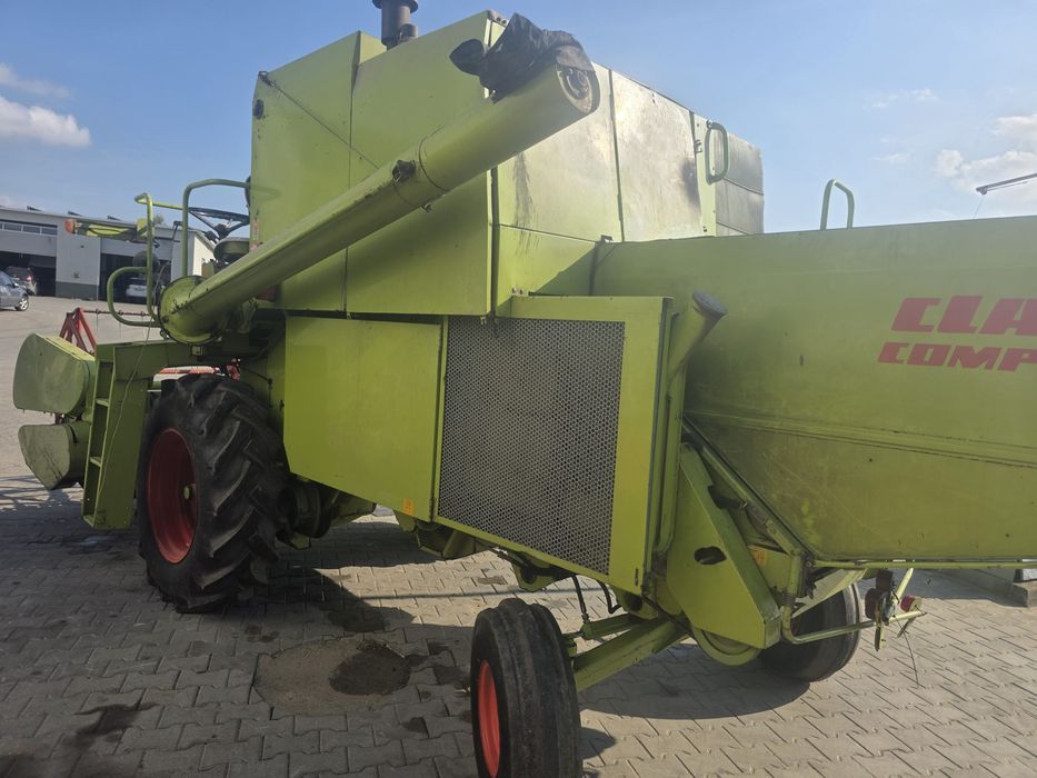 Kombajn zbożowy Claas Compact 30