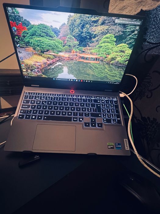 Lenovo Gaming - Core i7-13650HX | RTX 5070 | 32GB RAM | Estado de Novo