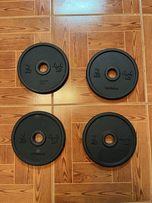 4 discos 2kg + 2 barras 2kg (Conjunto)