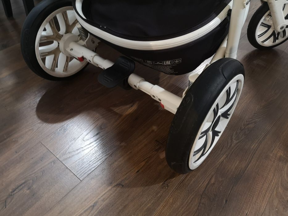 Pompowane koła, zadbany wózek gondola bebetto torino