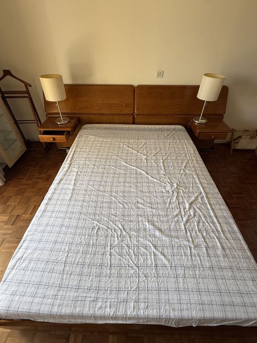Cama em madeira