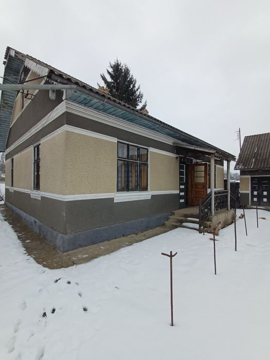 Продаж цегляного будинку