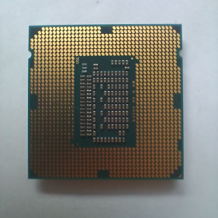 Intel Core i5-3470 3.2-3.6GHz, i3-540 3,06GHz