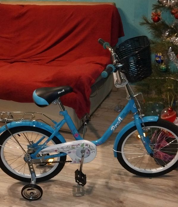 Продам детский велосипед на 18дюймов+корзинка почти новый.