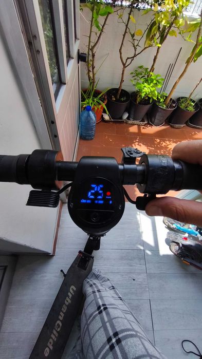 Trotinete elétrico Urbanglide 85s (350W) (da erro E9)