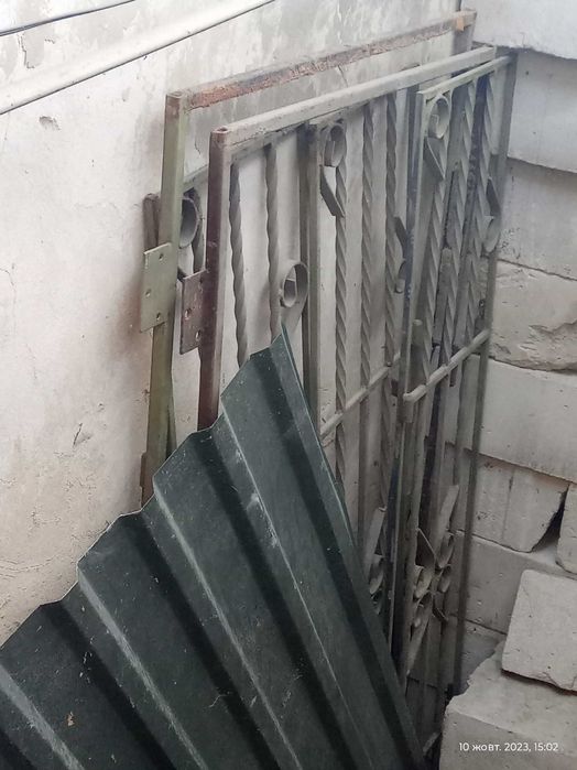 Грати на двері б/у шир- 0.90м вис 2.0м + - Обмін