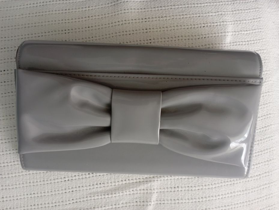 Клач, косметички, сумочки різні гортайте