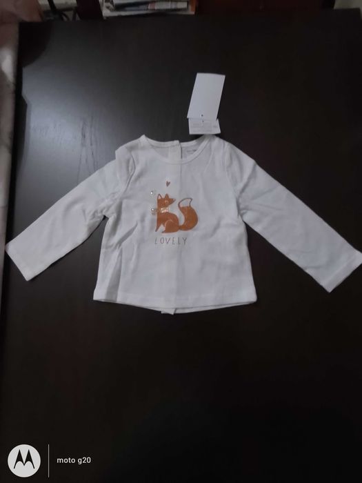 2 Camisinhas bebé 6 meses Vertbaut a estrear