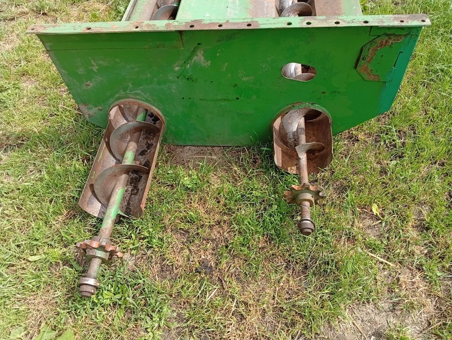 Kosz przyjęciowy ze żmijkami John Deere 970,975,1072,1075