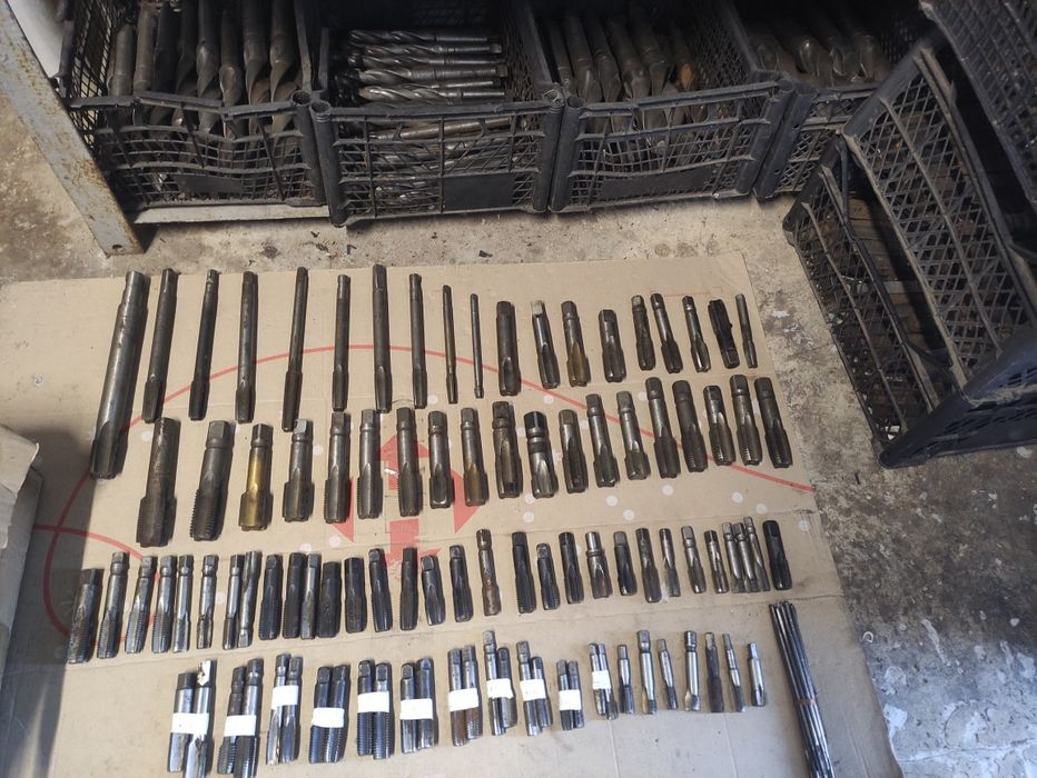 Сверла,плашки,метчики