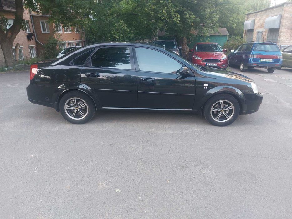 Шевролє Лачеті в гарному стані